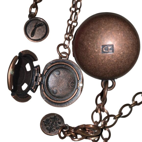 Women's Celtic Cross Copper Aromatherapy Diffuser Pendant Necklace Scent Chamber - Picture 4 of 6